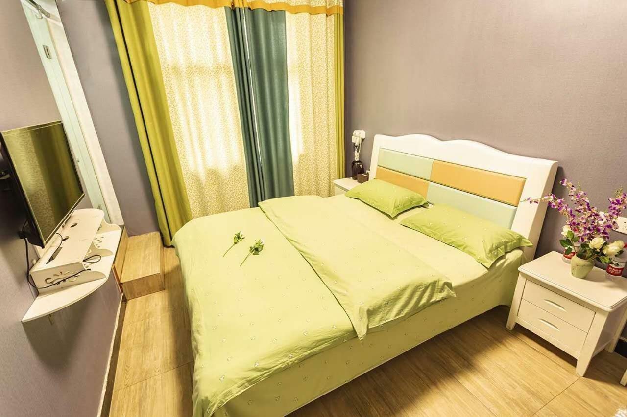 Huanlesong Youth Hostel Ухан Екстериор снимка