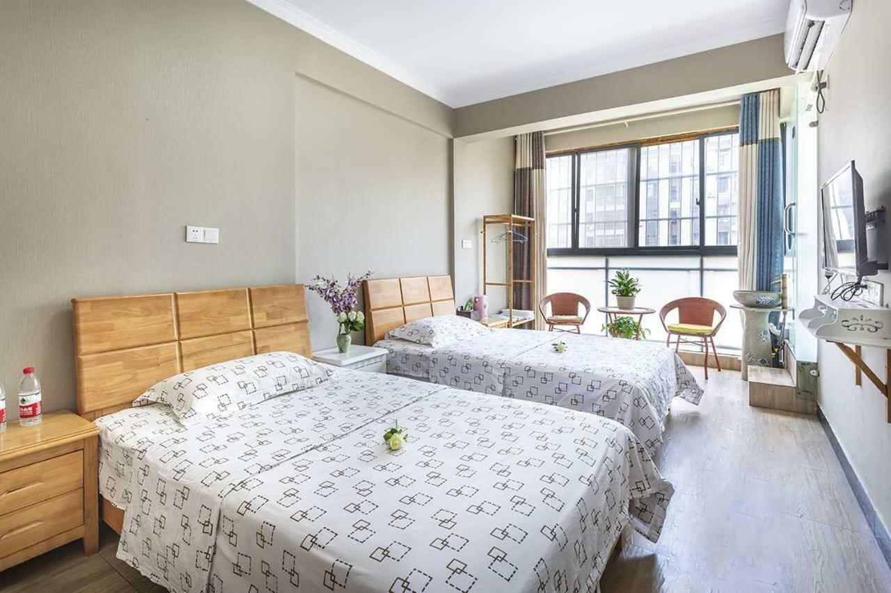 Huanlesong Youth Hostel Ухан Екстериор снимка