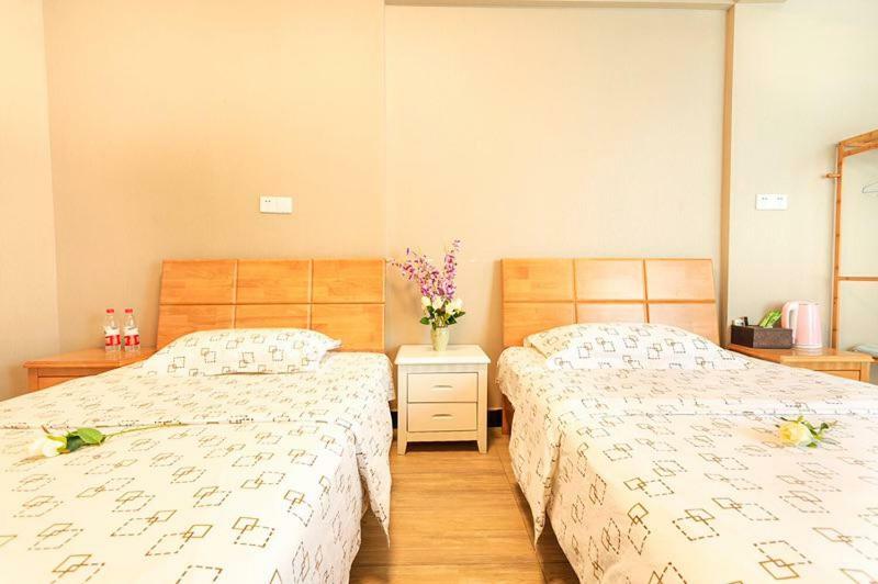 Huanlesong Youth Hostel Ухан Екстериор снимка