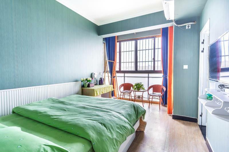 Huanlesong Youth Hostel Ухан Екстериор снимка