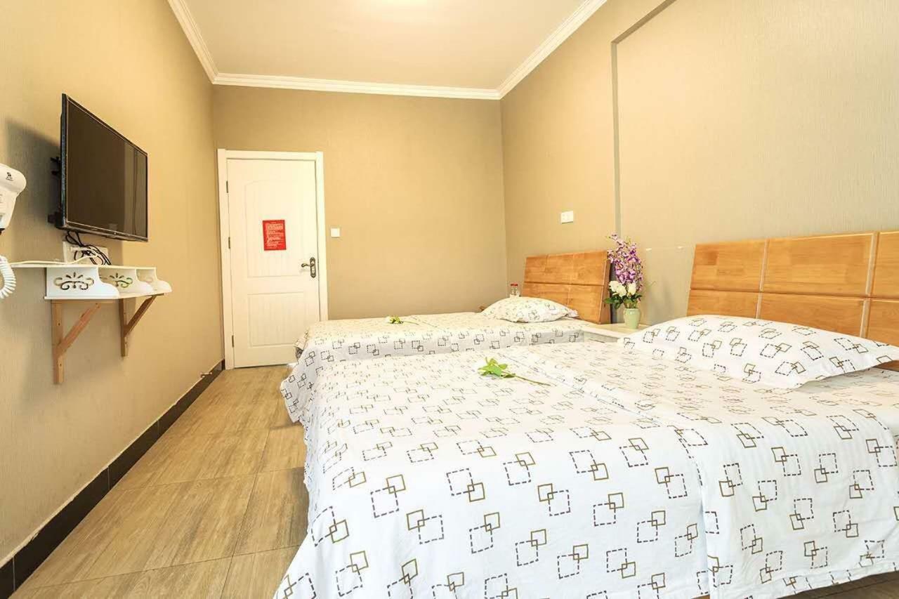 Huanlesong Youth Hostel Ухан Екстериор снимка