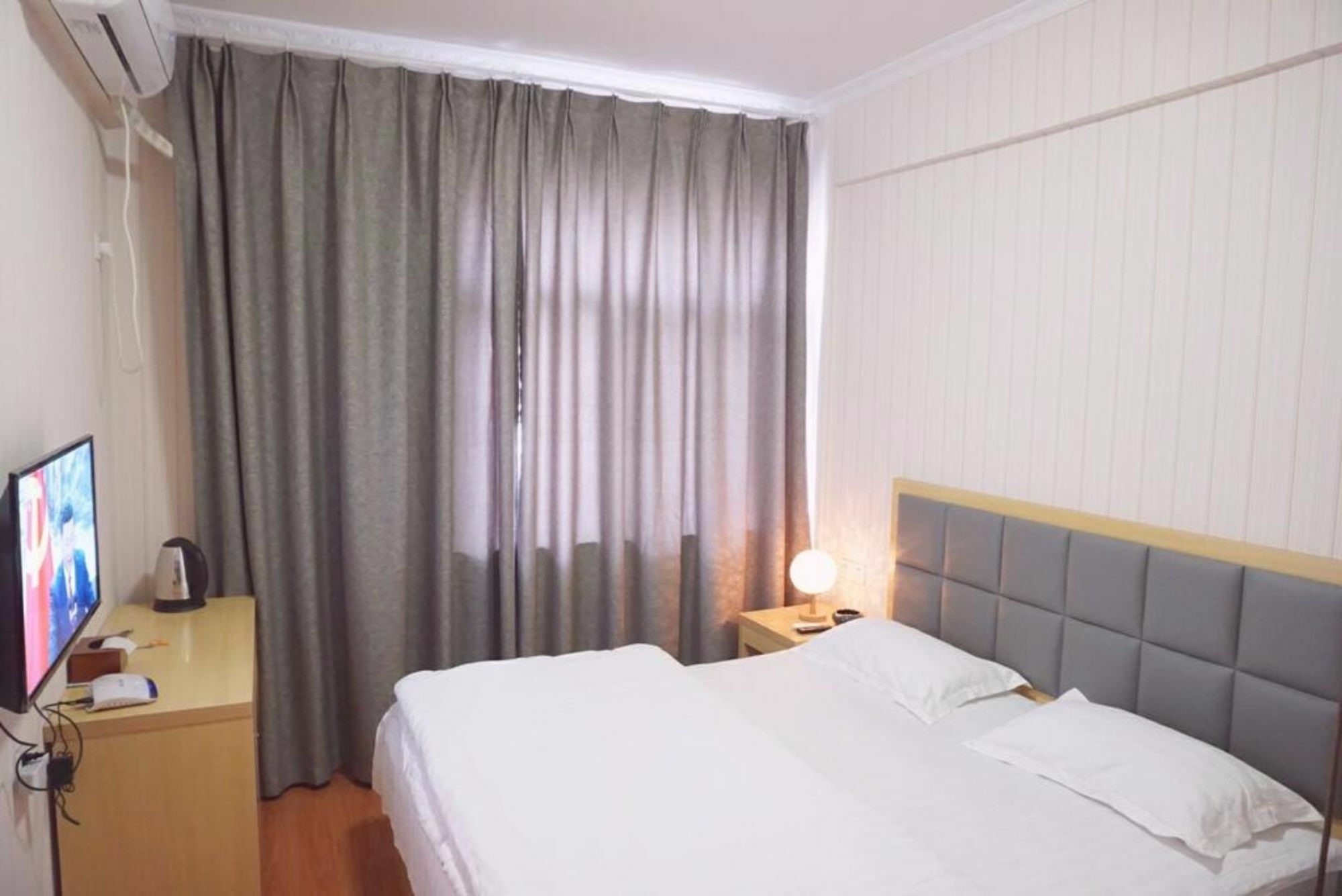 Huanlesong Youth Hostel Ухан Екстериор снимка