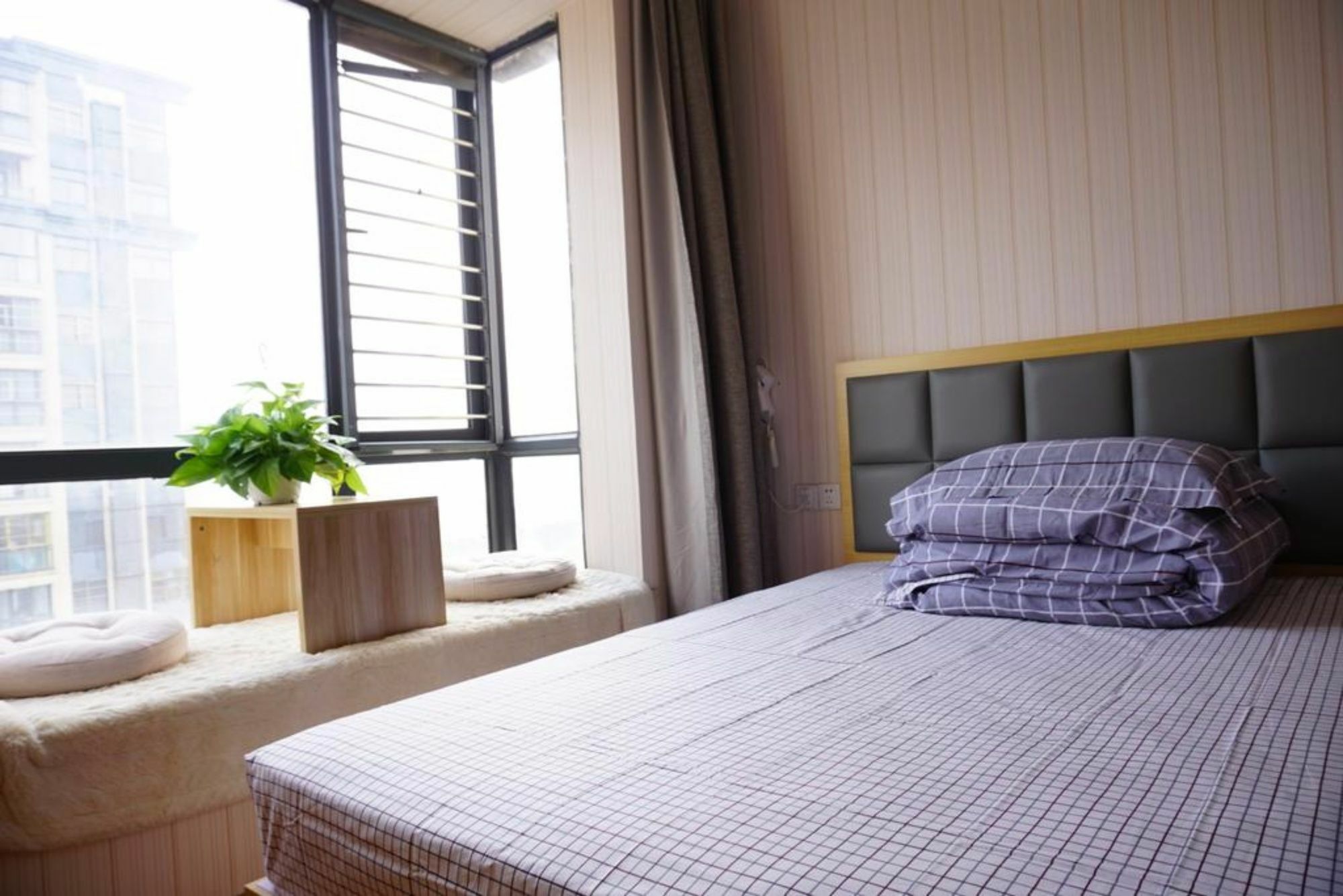 Huanlesong Youth Hostel Ухан Екстериор снимка
