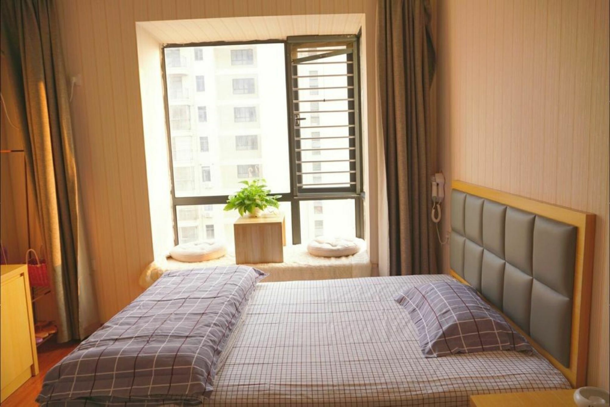 Huanlesong Youth Hostel Ухан Екстериор снимка