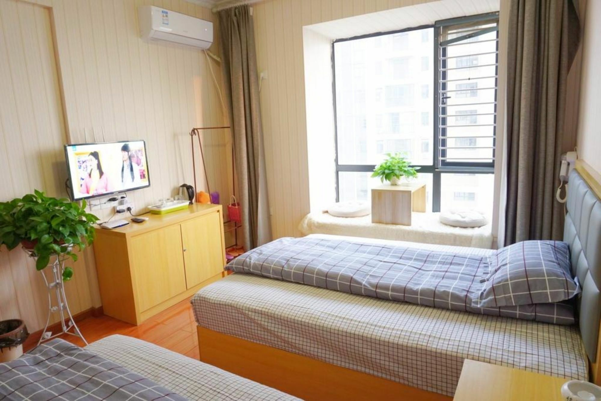 Huanlesong Youth Hostel Ухан Екстериор снимка